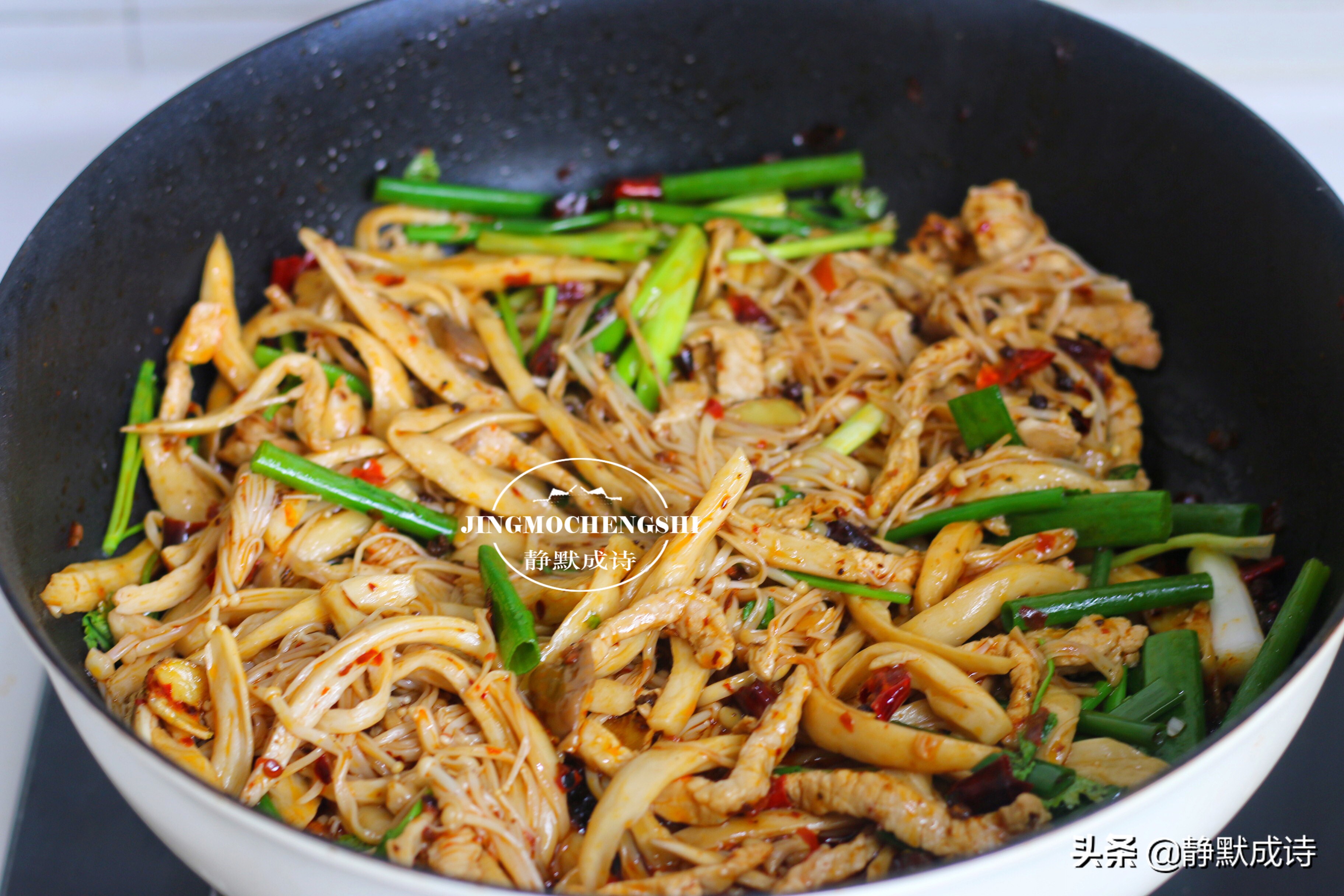 想吃麻辣香锅在家就能做，简单几步，比饭店的好吃，价格只有一半