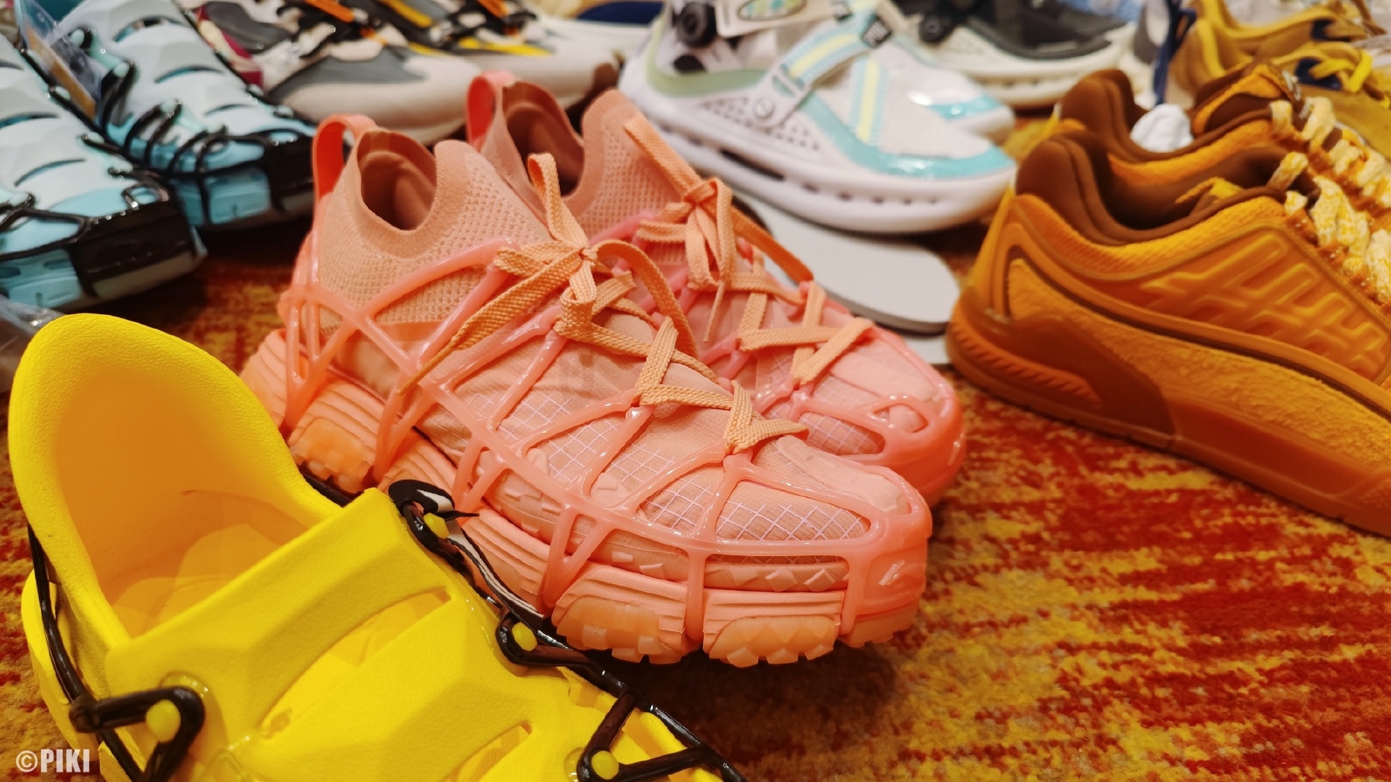 李宁又去走秀了！韦德9代休闲版曝光，烈骏6代来袭，产品很惊艳