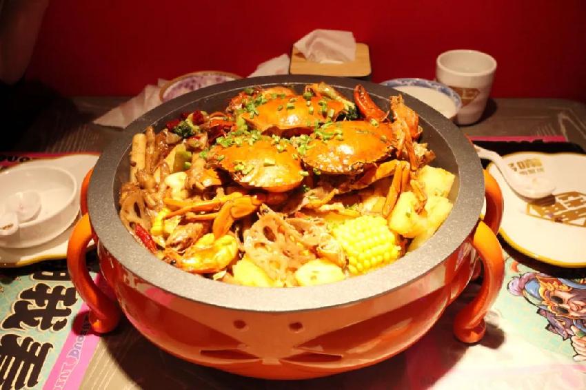 6年开出400多家门店，这个肉蟹煲品牌究竟有啥过人之处？