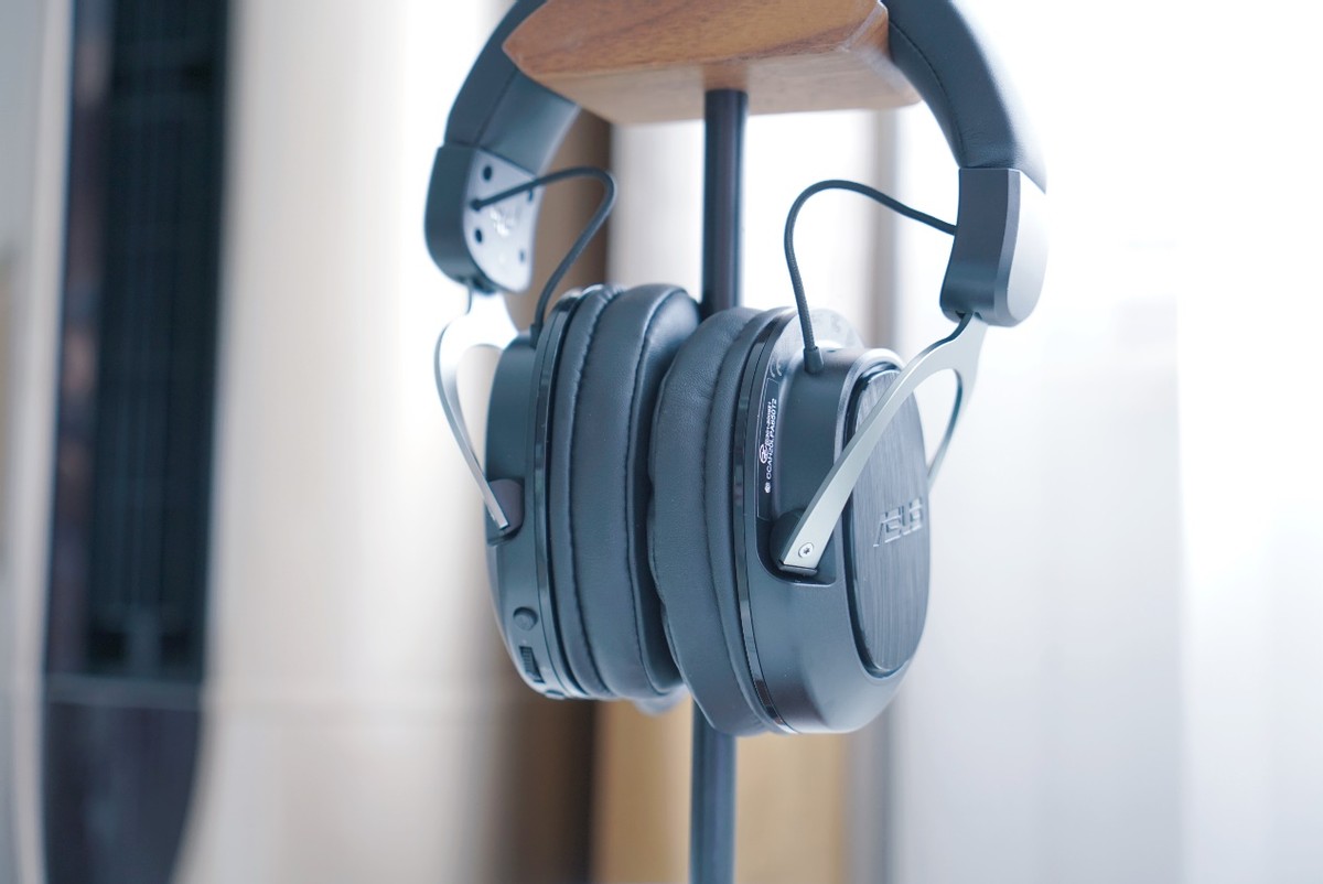 颜值惊艳性能强劲的游戏耳机华硕TUFGAMING电竞特工H3无线版评测