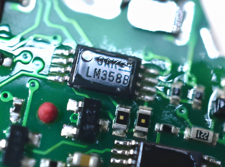 博世手电钻拆解：“十八般武艺”安装更易