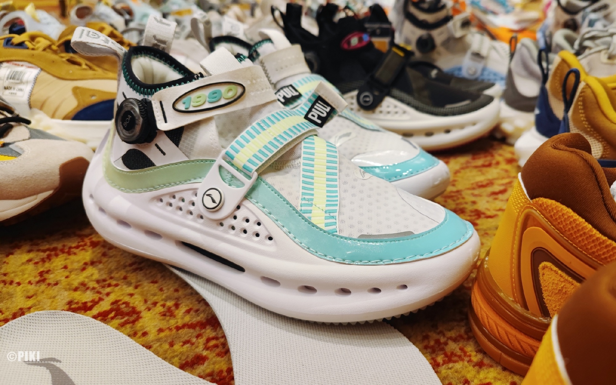 李宁又去走秀了！韦德9代休闲版曝光，烈骏6代来袭，产品很惊艳