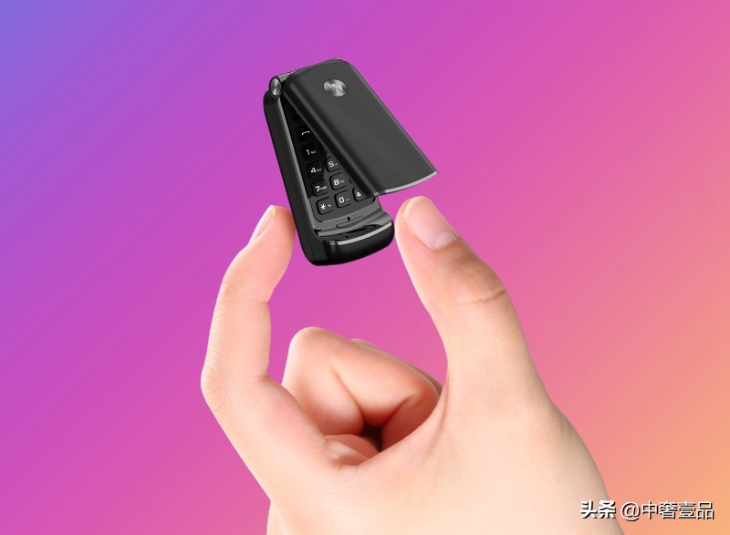 盘点世界上最小的5款手机，尺寸只有拇指大小，却功能强大