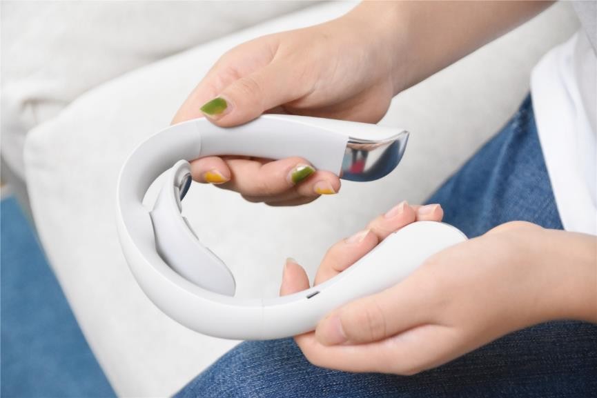 颈部按摩器智商税？斥巨资购入主流四款按摩器，真实体验给你真相