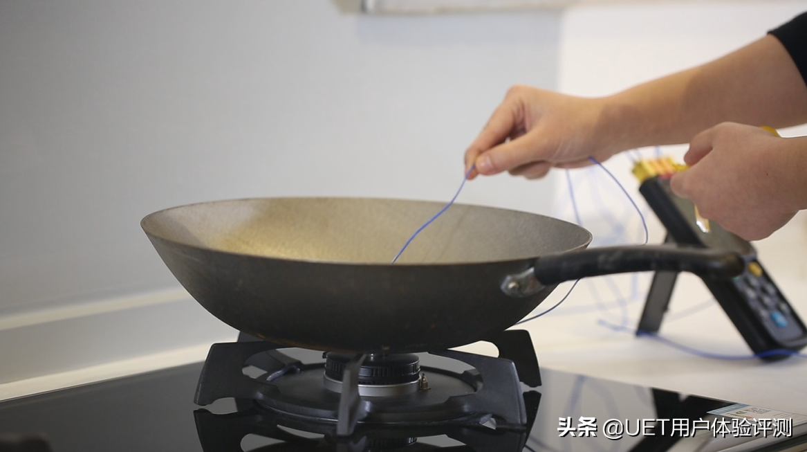 “小白”秒变“御厨”！这款林内燃气灶真这么神？