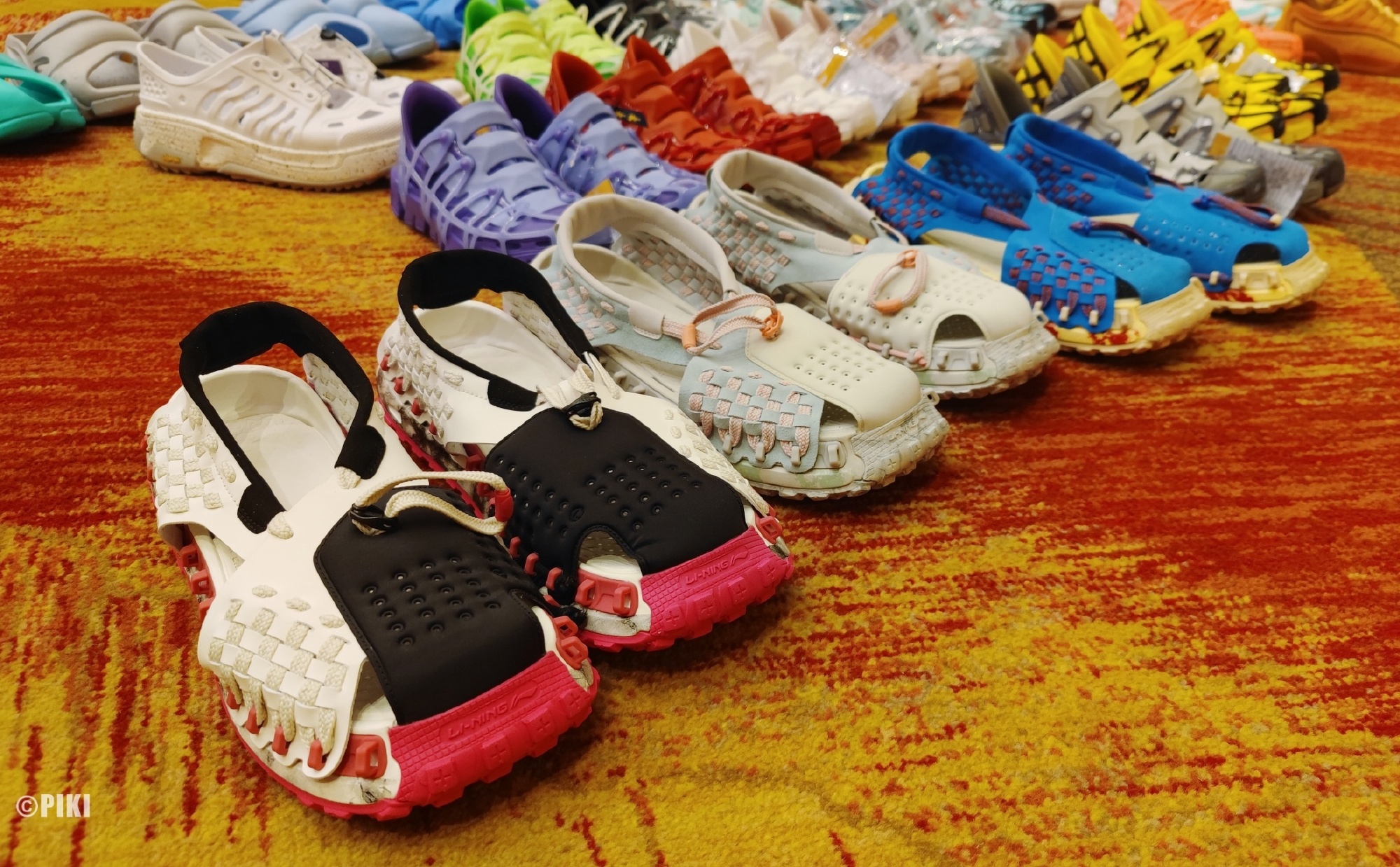 李宁又去走秀了！韦德9代休闲版曝光，烈骏6代来袭，产品很惊艳