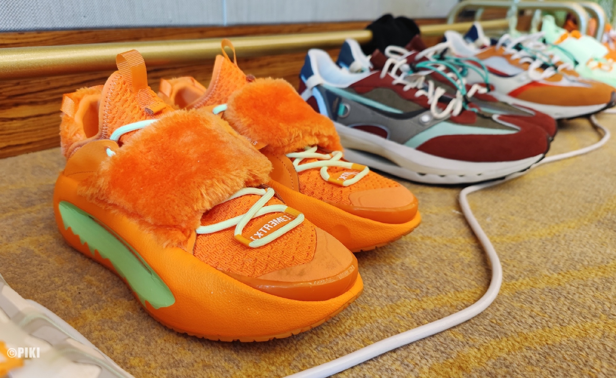 李宁又去走秀了！韦德9代休闲版曝光，烈骏6代来袭，产品很惊艳