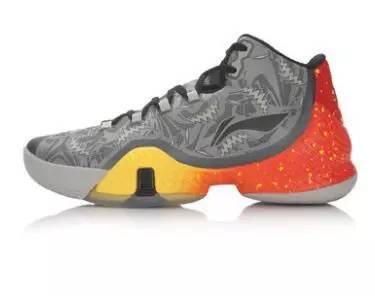 国产太帅了！拉塞尔专属鞋款用心了，安踏发力板鞋，米切尔4曝光