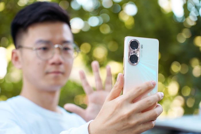 体验过这三台手机后，一天一充其实真的不难