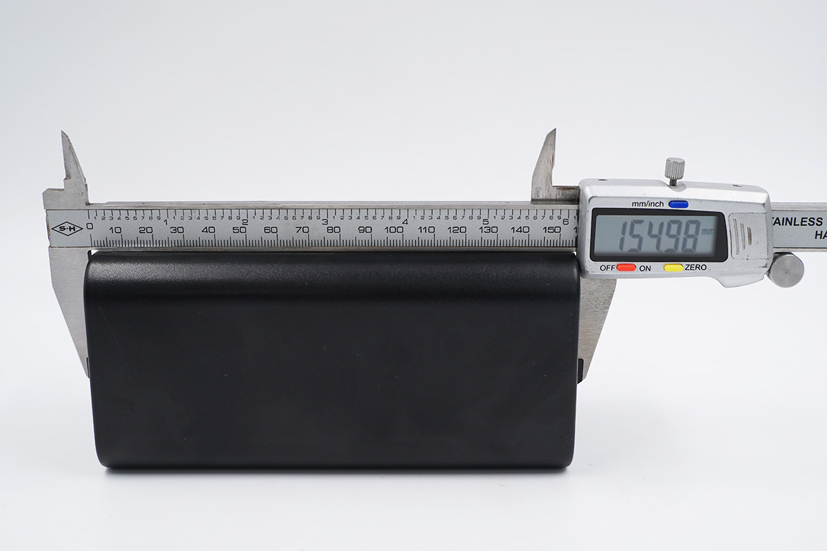 拆一款巨无霸移动电源，充一次电用一周，看看用料做工怎么样