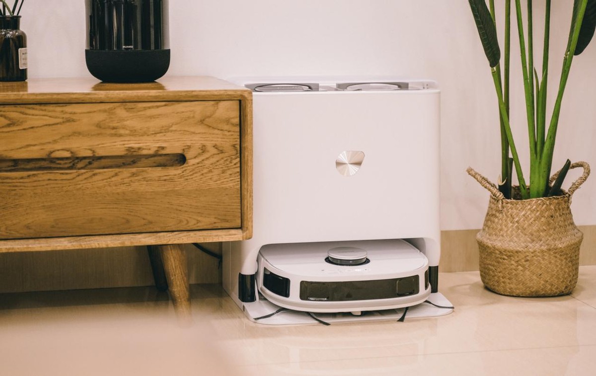 扫拖洗烘，一步到位：美的智能扫拖机器人W11体验