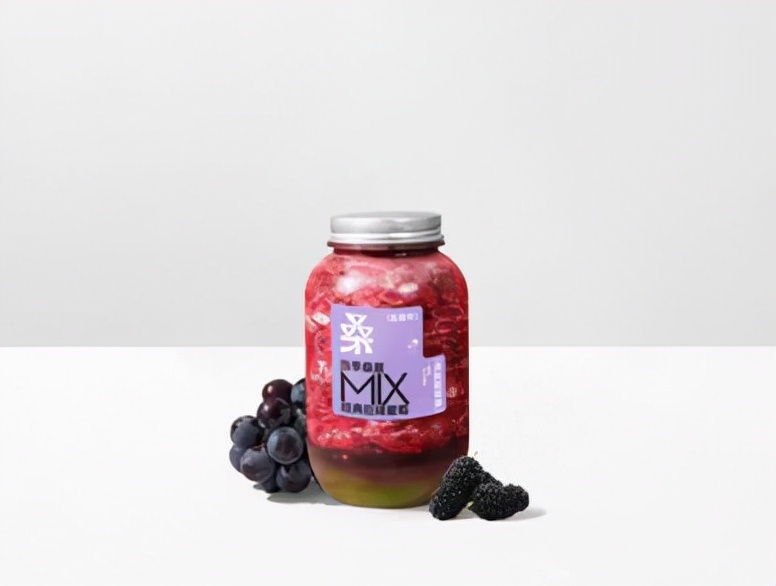 喜茶上新桑葚系列，升级运输包材保证时令鲜果极致体验