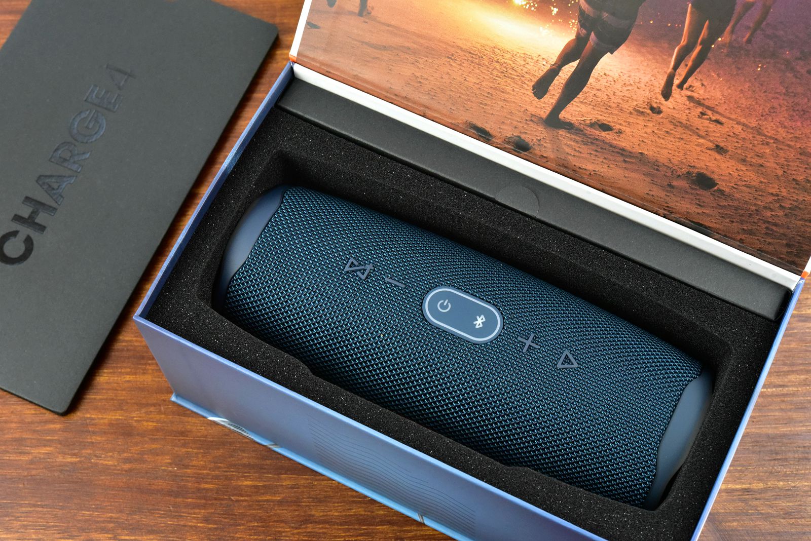 为什么JBL的蓝牙音箱总是让人爱又让人恨，借冲击波4聊聊