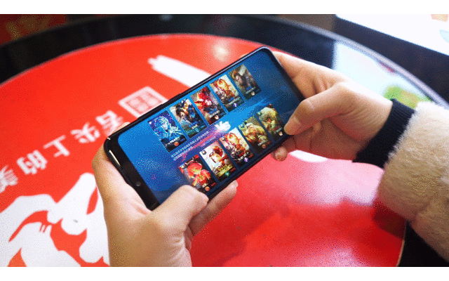 联想Z5s全面屏体验：三摄加持拍照很强，性价比十足！