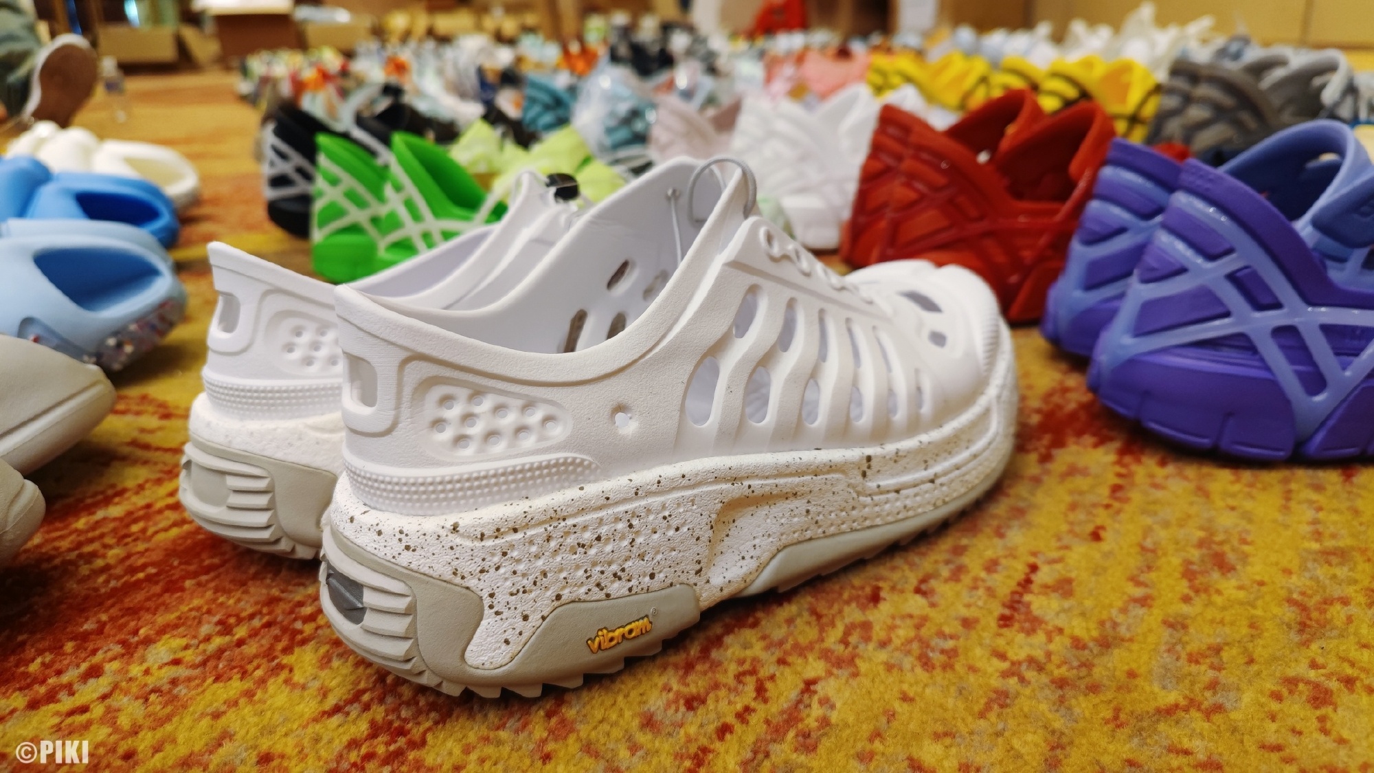 李宁又去走秀了！韦德9代休闲版曝光，烈骏6代来袭，产品很惊艳