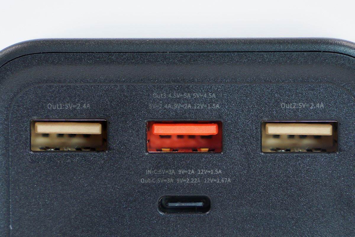 拆一款巨无霸移动电源，充一次电用一周，看看用料做工怎么样