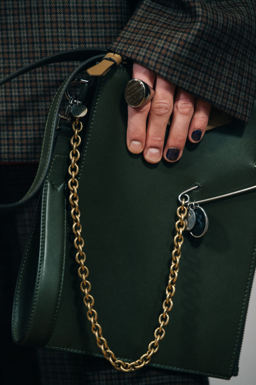 纪梵希（Givenchy）2020/21秋冬男装细节｜迎风独立的俊雅