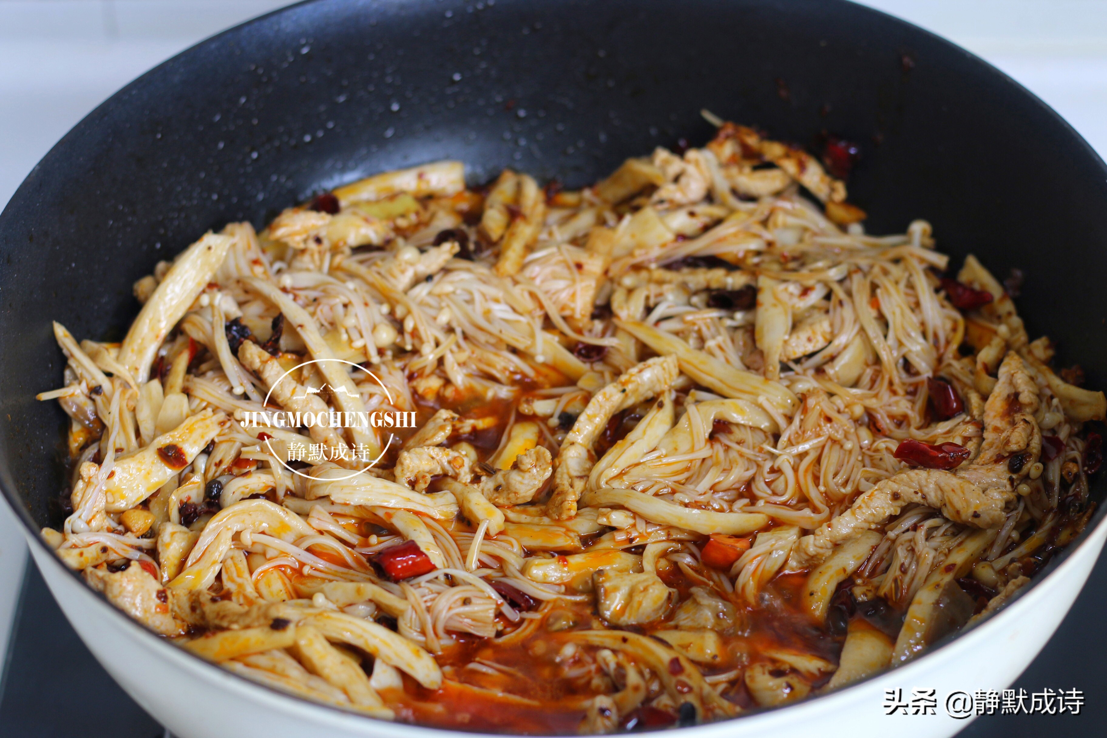 想吃麻辣香锅在家就能做，简单几步，比饭店的好吃，价格只有一半