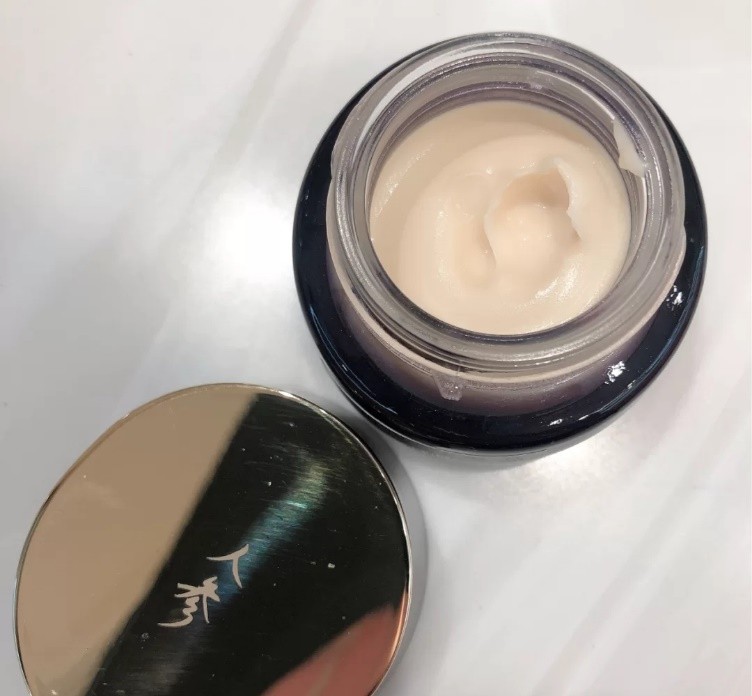 500元内可以闭眼入的4款眼霜：科颜氏保湿好，玉兰油适合抗初老