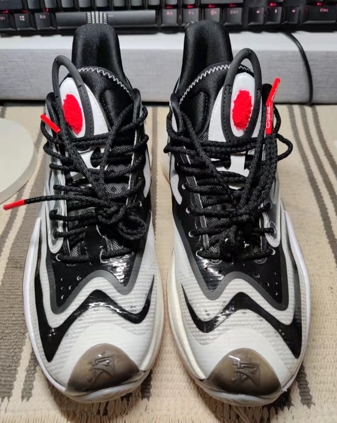 新品！李宁新板鞋好帅，匹克大三角好喜庆，安踏新科技超越李宁？