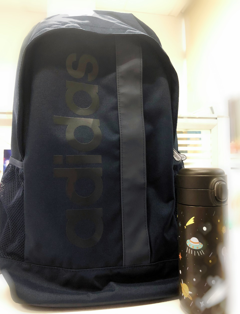 Adidas的学生必buy双肩包：冬天解放双手的秘密