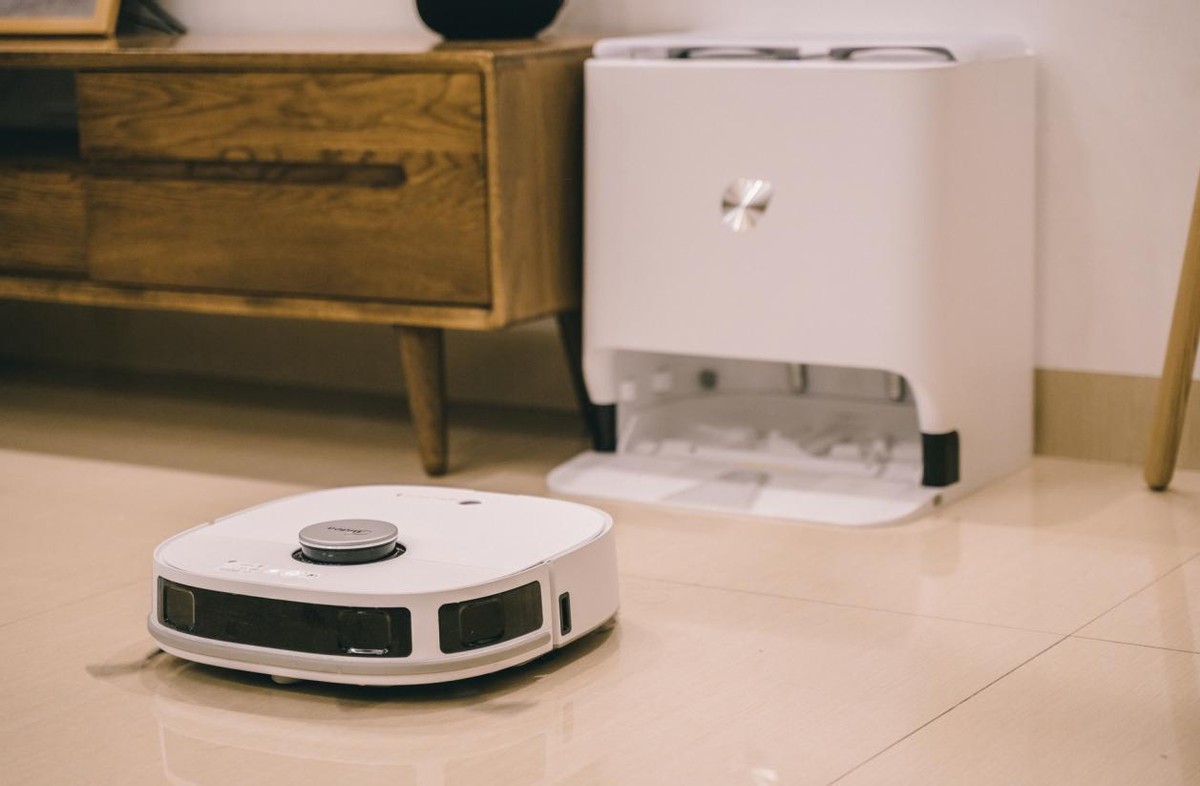 扫拖洗烘，一步到位：美的智能扫拖机器人W11体验