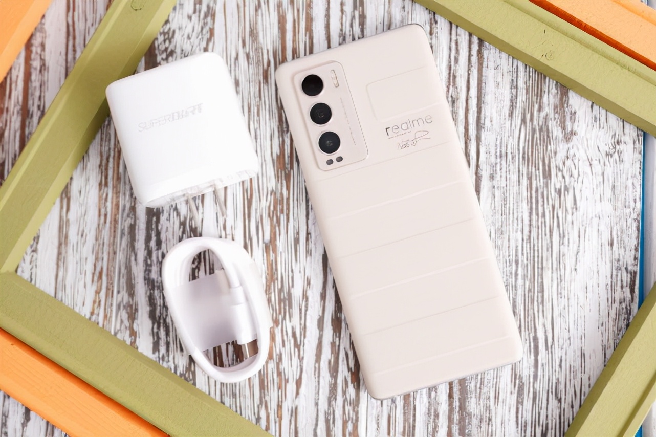 喜欢OPPO也别乱买，这三款才叫值得，都是高性价比