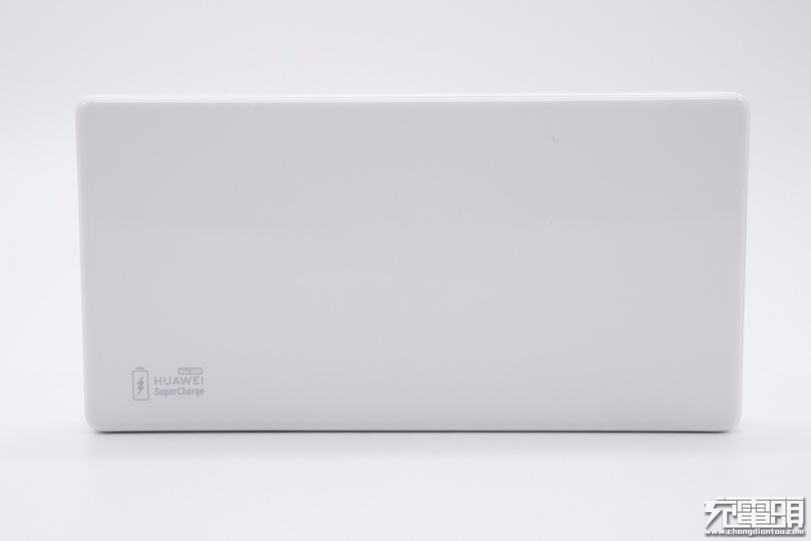 华为66W超级快充移动电源拆解，小巧精致，内部用料做工一流