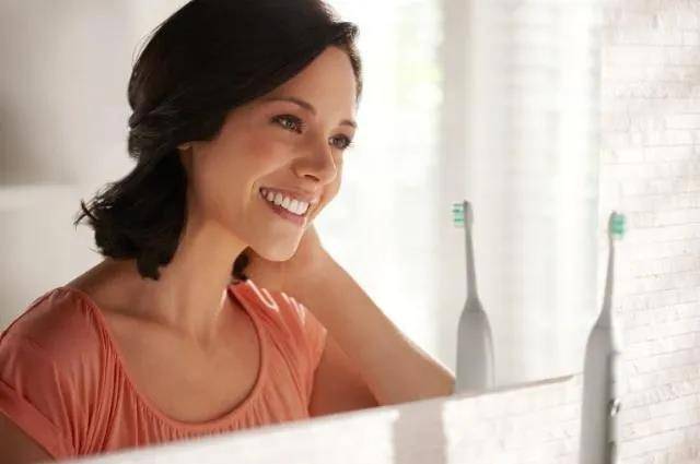 实测舒克声波电动牙刷：备受欢迎国货品牌，真的比普通牙刷好？