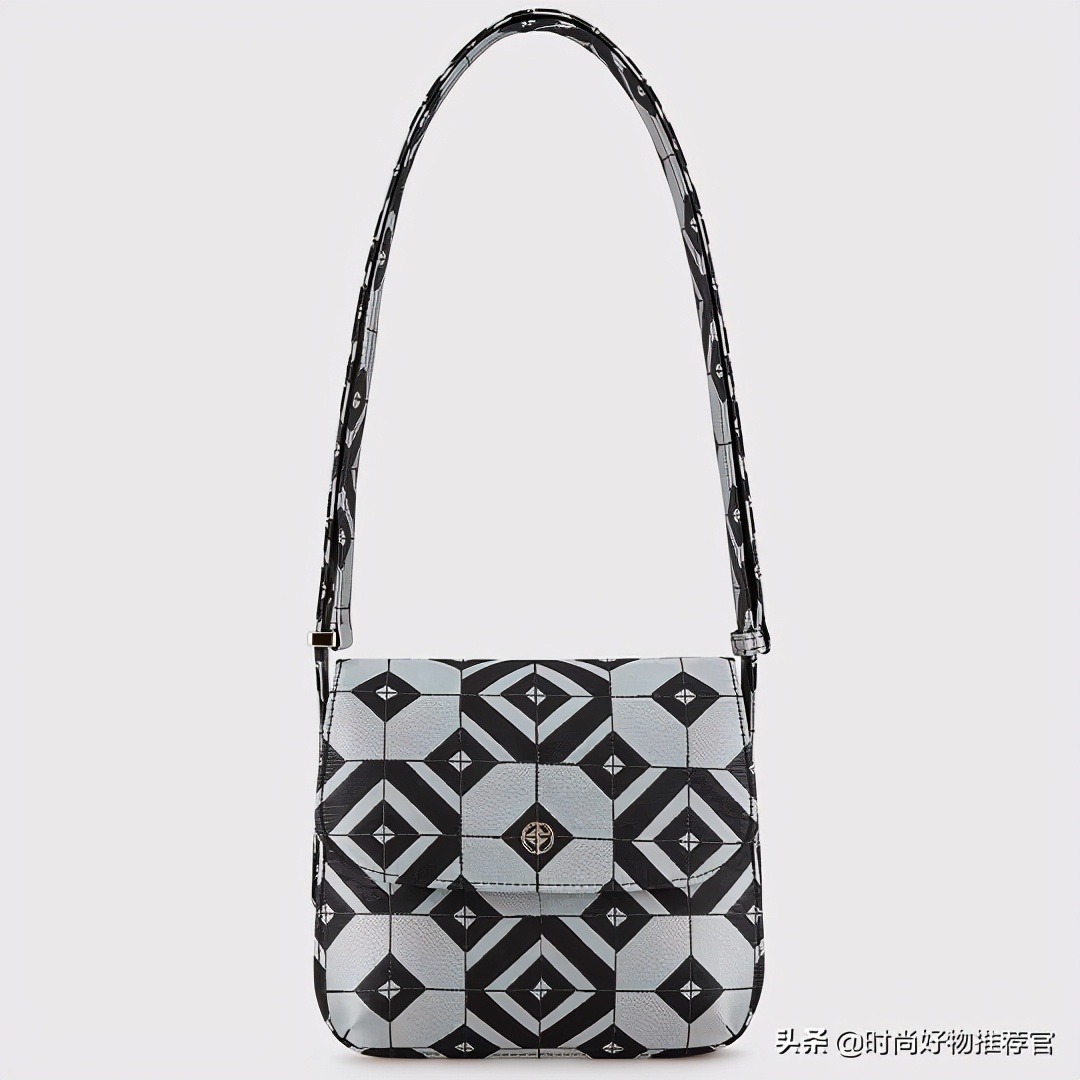 Armani新包 | 浪漫丁香紫、科幻镜面银、黑粉迷彩图案