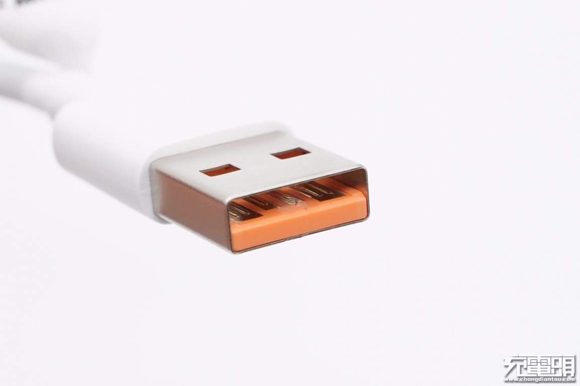 华为66W超级快充移动电源拆解，小巧精致，内部用料做工一流