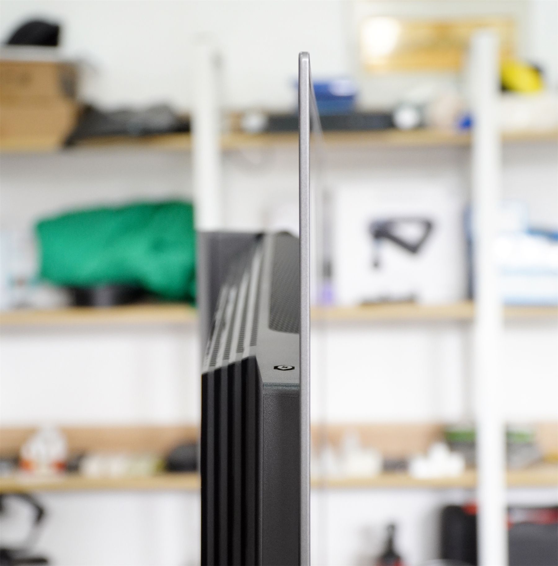 创维G90 OLED显示器评测，一键开启双系统，显示效果起飞