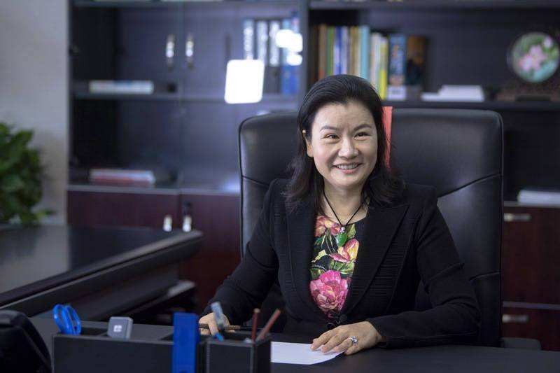 值缩水超1290亿！净利润下滑超5成，蓝思科技还能“逆袭”吗？