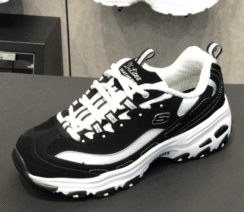 斯凯奇的熊猫鞋，老少皆宜