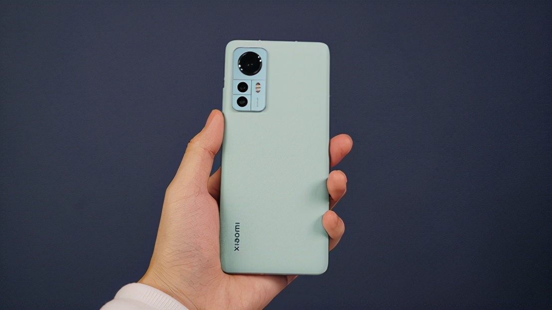 2022买手机眼光要放长远，这三款旗舰机，用四五年轻而易举