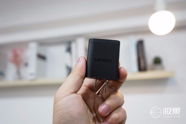 联想Z5s全面屏体验：三摄加持拍照很强，性价比十足！