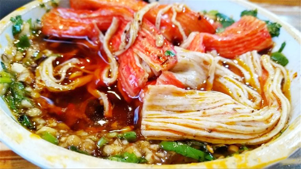 在成都火了10多年的“厕所串串 ”，它的鼻祖，原来在这个巷子里