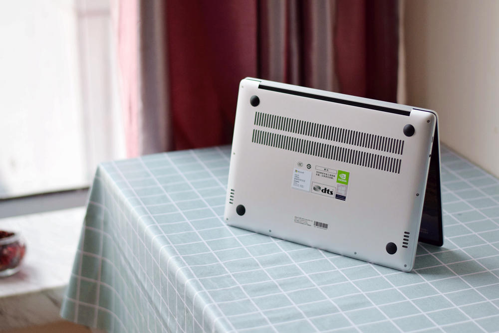 有优点也有不足，全新小米笔记本Pro14评测，屏幕外竟然还有看点