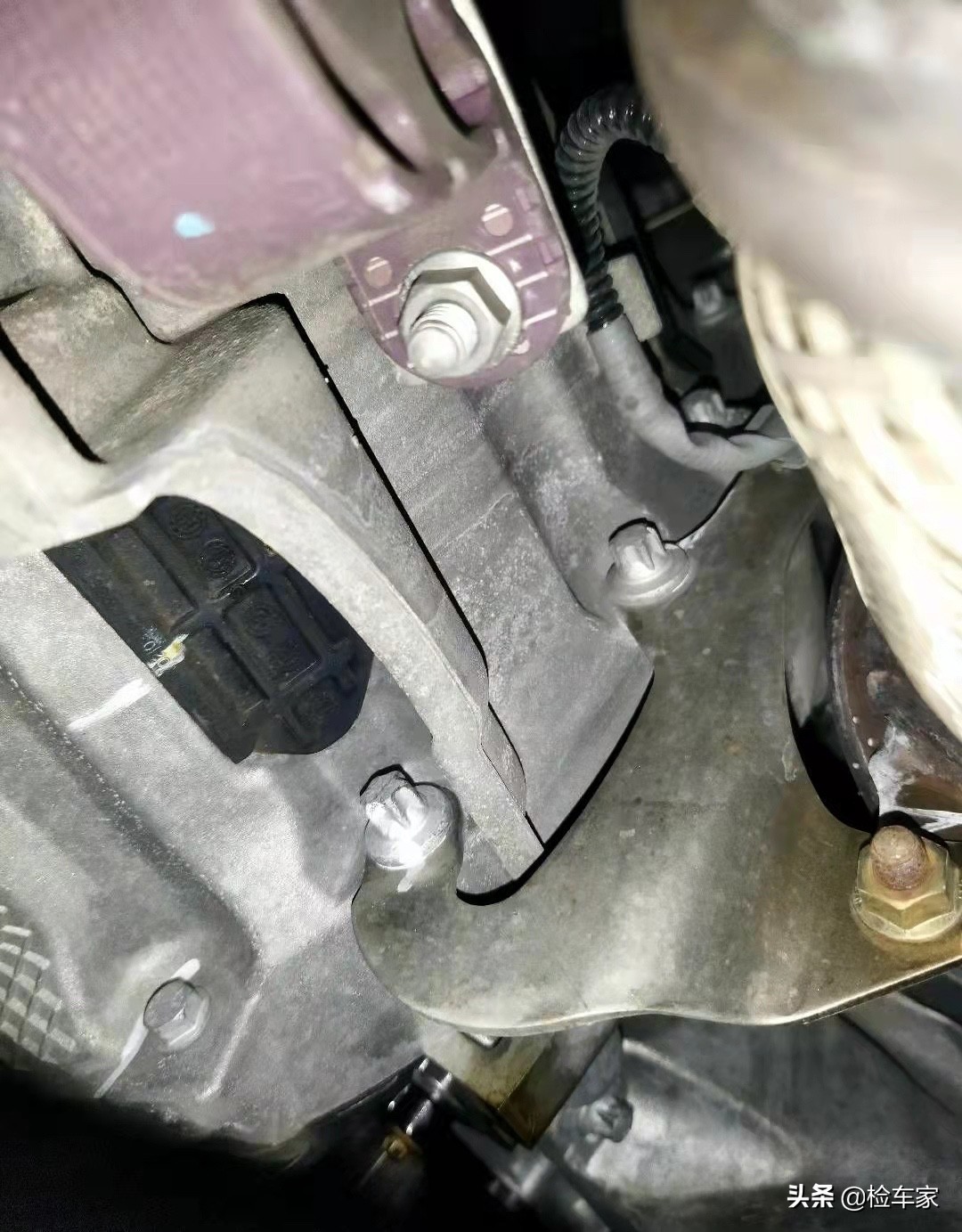 25万买辆宝马5系，检车师：这车况买到了就是赚