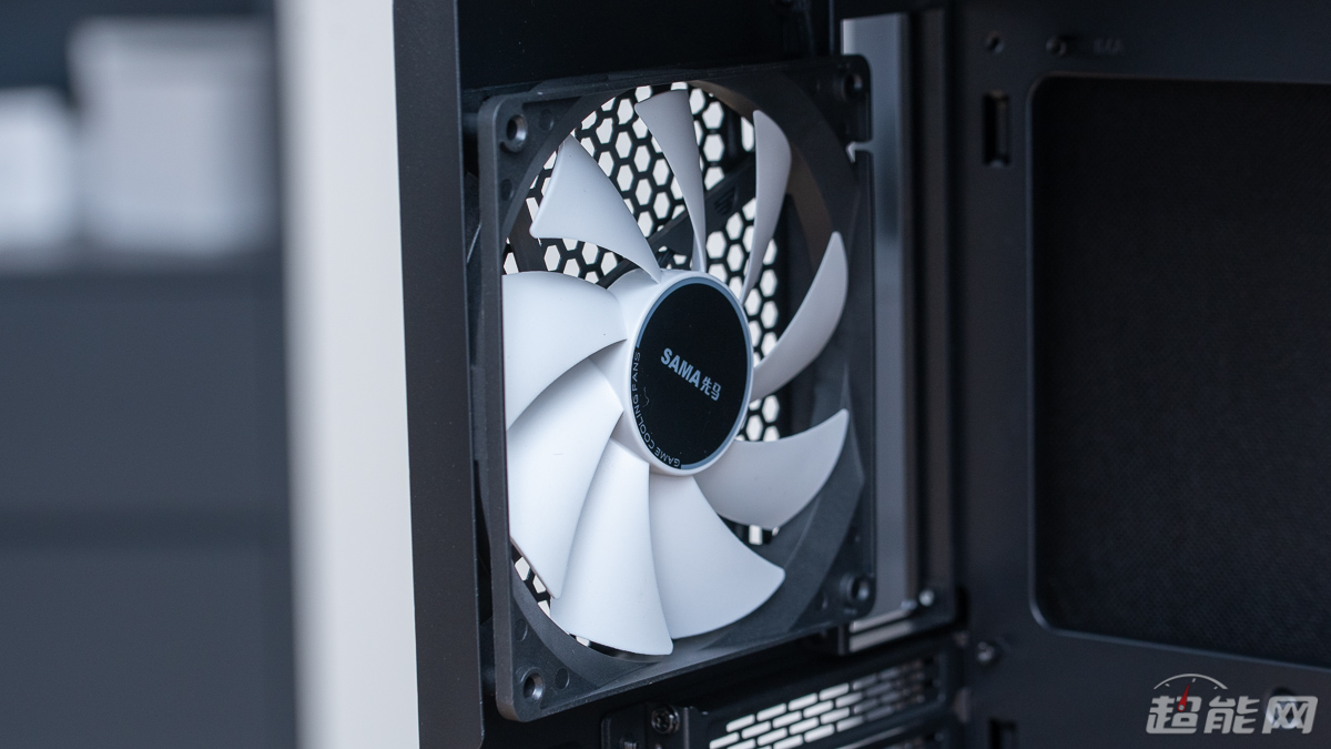 先马黑洞X机箱评测：安静又好用的高性价比之选