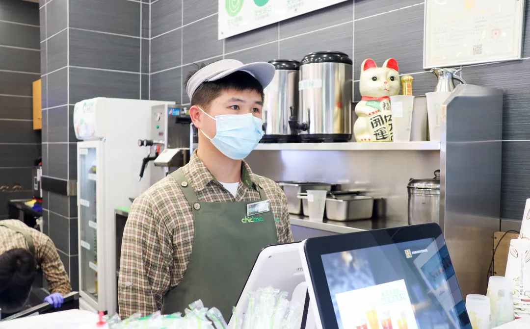 12㎡奶茶店年利润80万 独创泡茶技艺 察理王子如何破解“价格战”