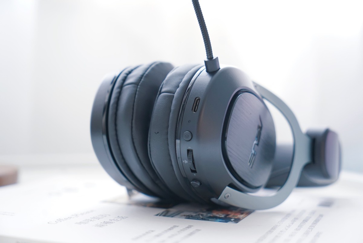 颜值惊艳性能强劲的游戏耳机华硕TUFGAMING电竞特工H3无线版评测