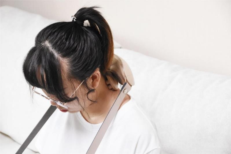 颈部按摩器智商税？斥巨资购入主流四款按摩器，真实体验给你真相