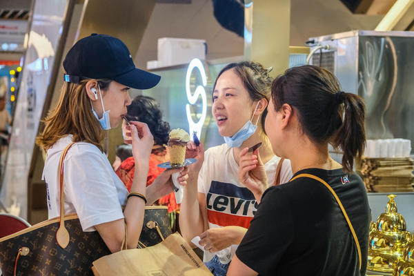 加码街边店，击穿最低价，空间花样翻新…详解郑州冰淇淋生意场中的经营逻辑