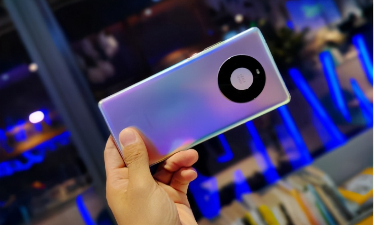 目前值得入手的四款华为手机，卖一部少一部，款款经典