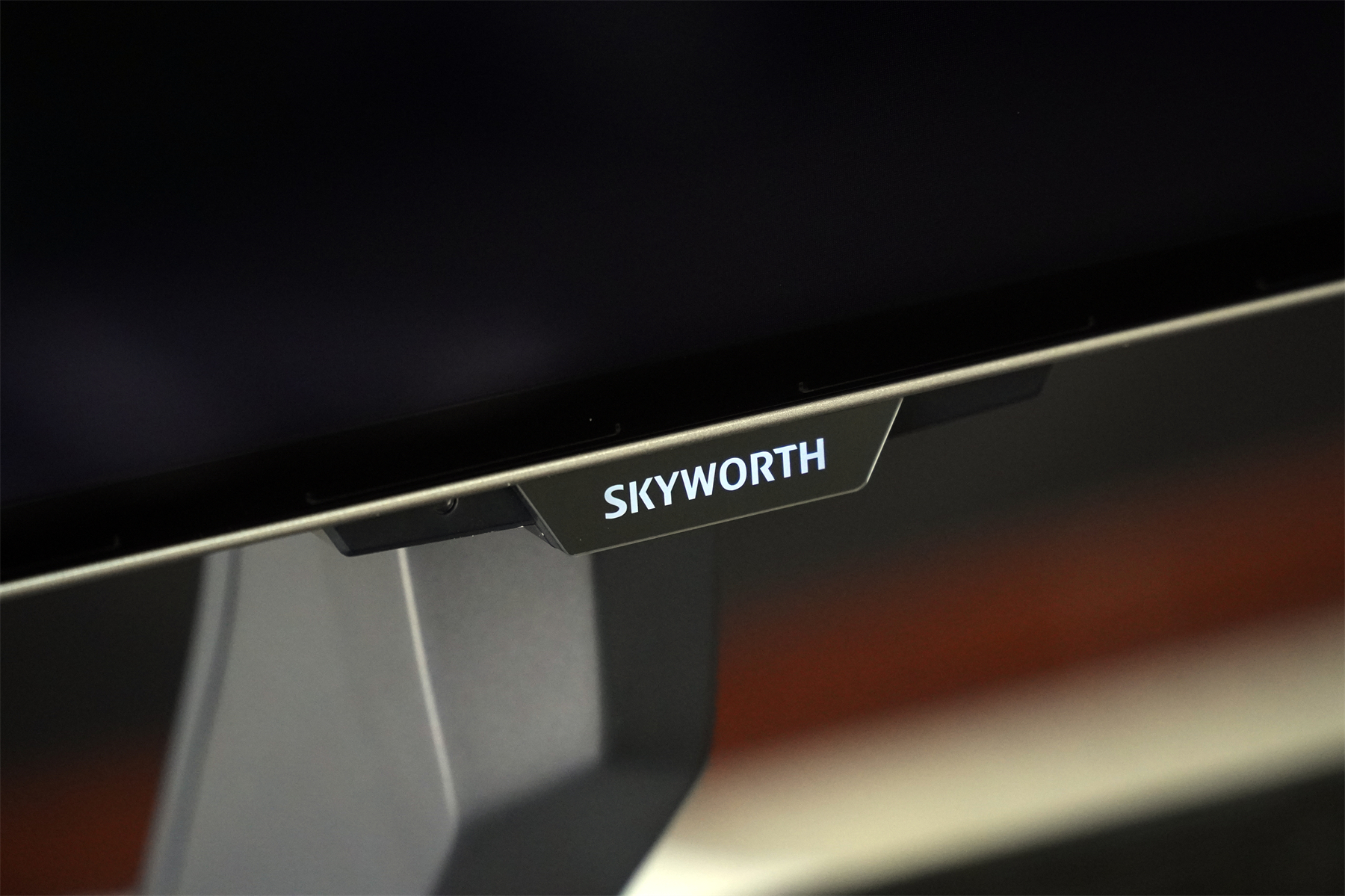 创维G90 OLED显示器评测，一键开启双系统，显示效果起飞