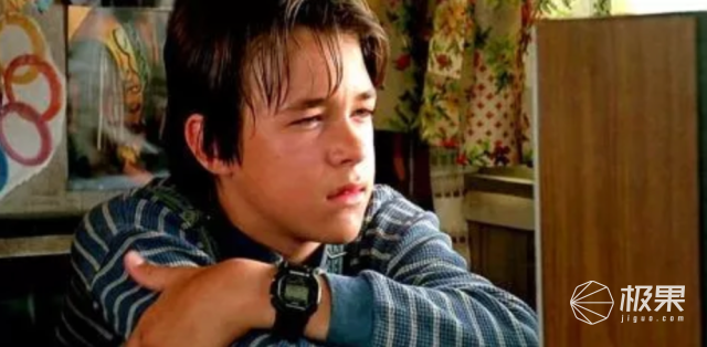 卡西欧G-shock 38年后终于智能化！不但续航差还功能少