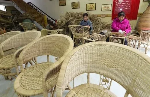 目前农村，投资在10万元以内的小型加工厂，哪些项目能稳妥赚钱？