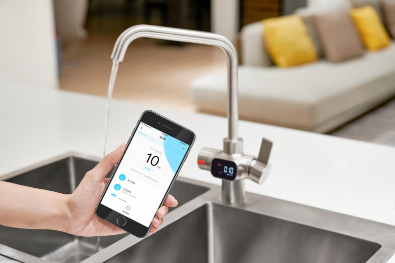 美的净水器产品怎么样？健康用水新主张，净饮热水一机享，质量佳