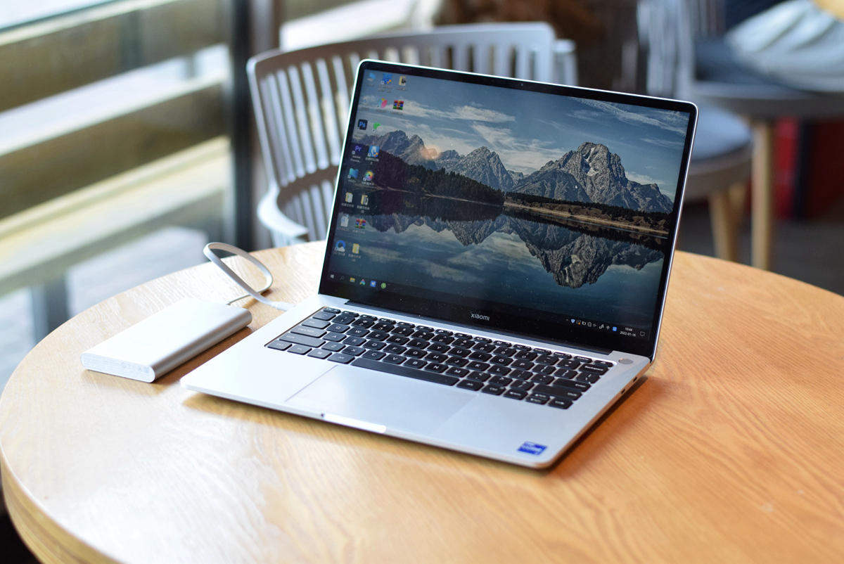 超轻薄+金属机身，小米再次上架新品充电宝，仅79